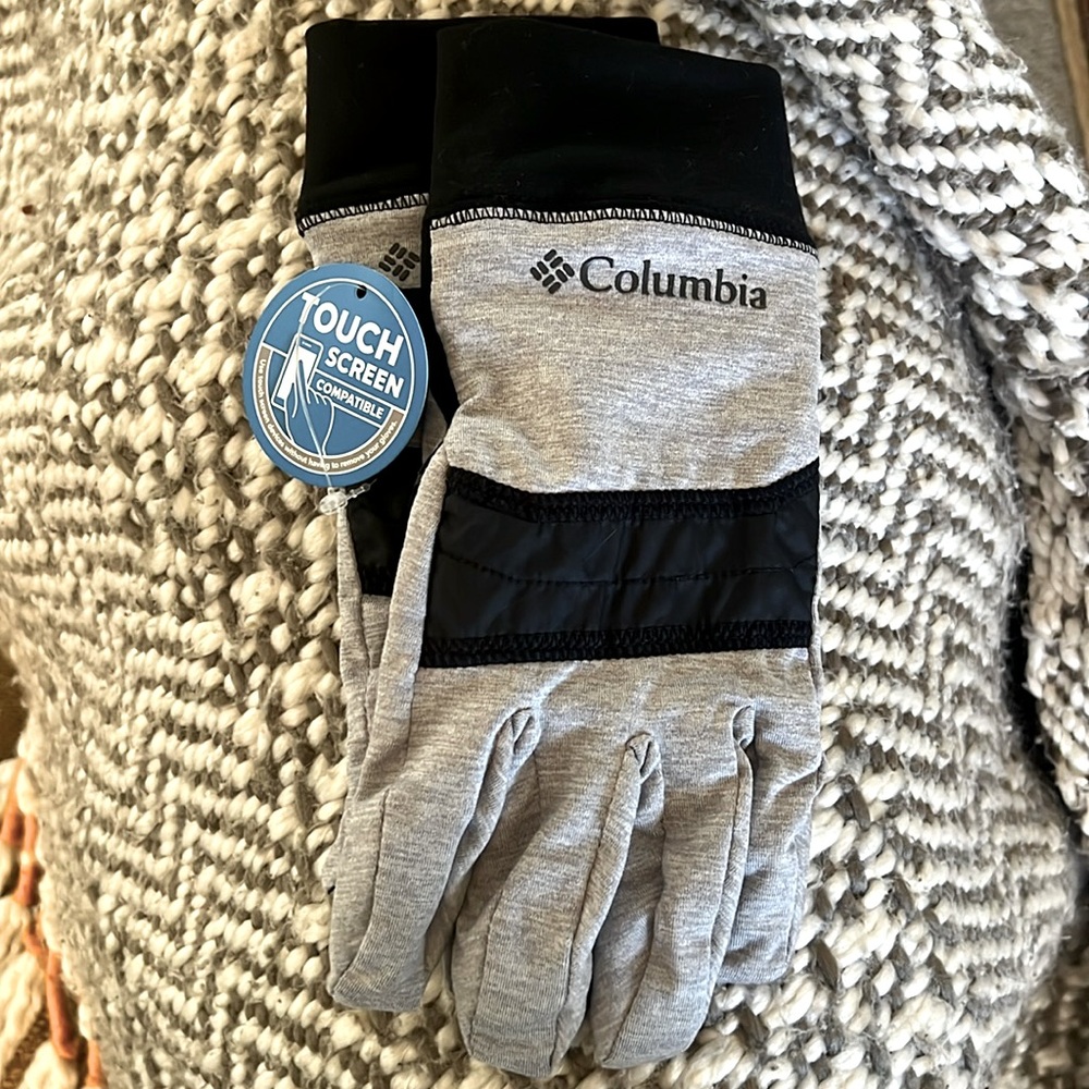 NWT Columbia Adult small Snow Gloves, Touch Screen Compatible